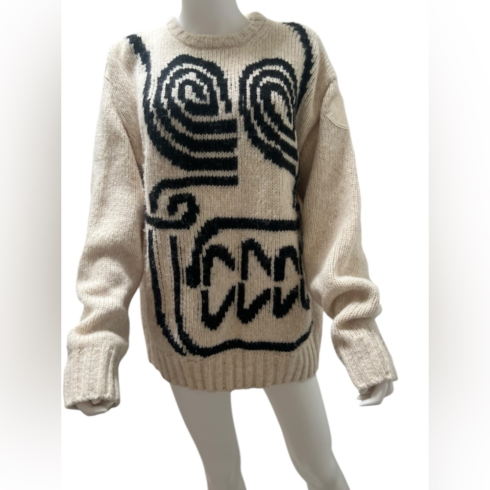 Moncler women’s white and black wool jumper. Oversized sweater, size M or L.